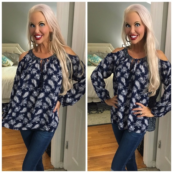 LAST 1! 💕Paisley front tie open shoulder tunic! - Picture 2 of 2